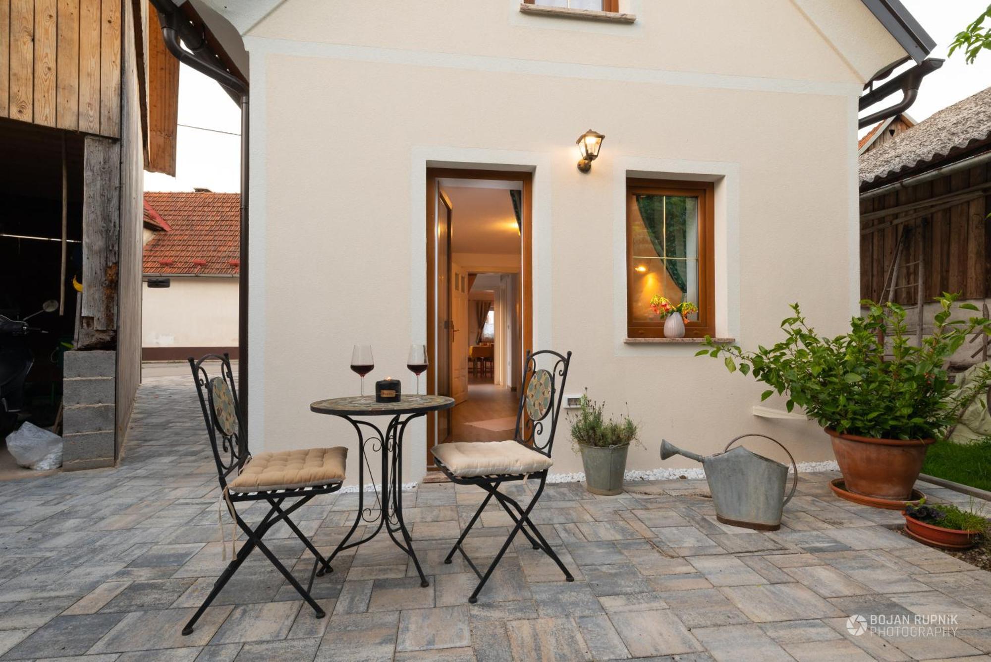 Cherry House - Cosy House - Ideal For Bear Watching, In The Neighborhood Of The Medieval Sneznik Castle Stari Trg pri Lozu Εξωτερικό φωτογραφία